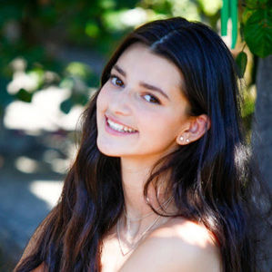 Meet your Posher, Ava